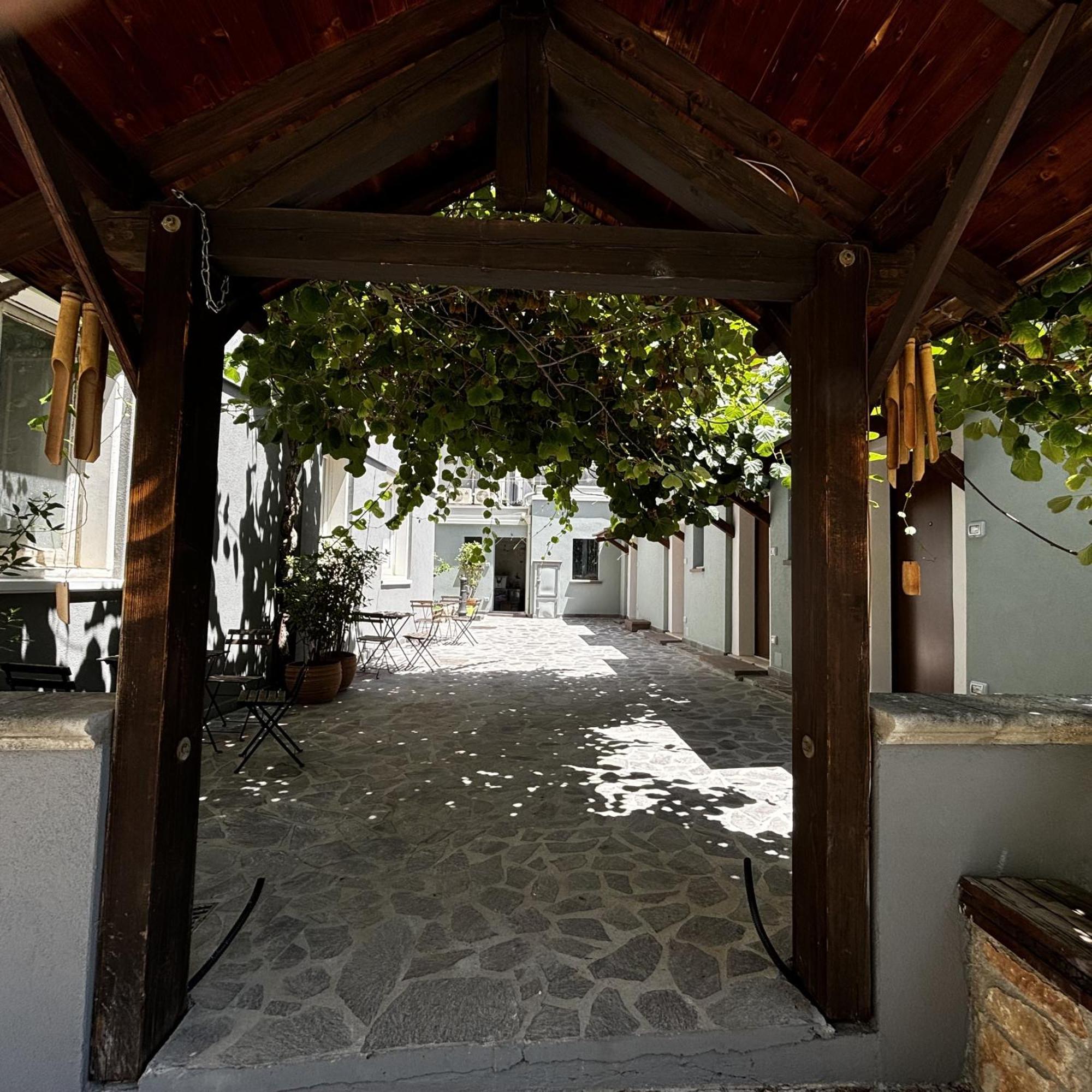 Room & Parking In Centro Citta Con Parcheggio Privato E Wifi Potenza Exterior photo