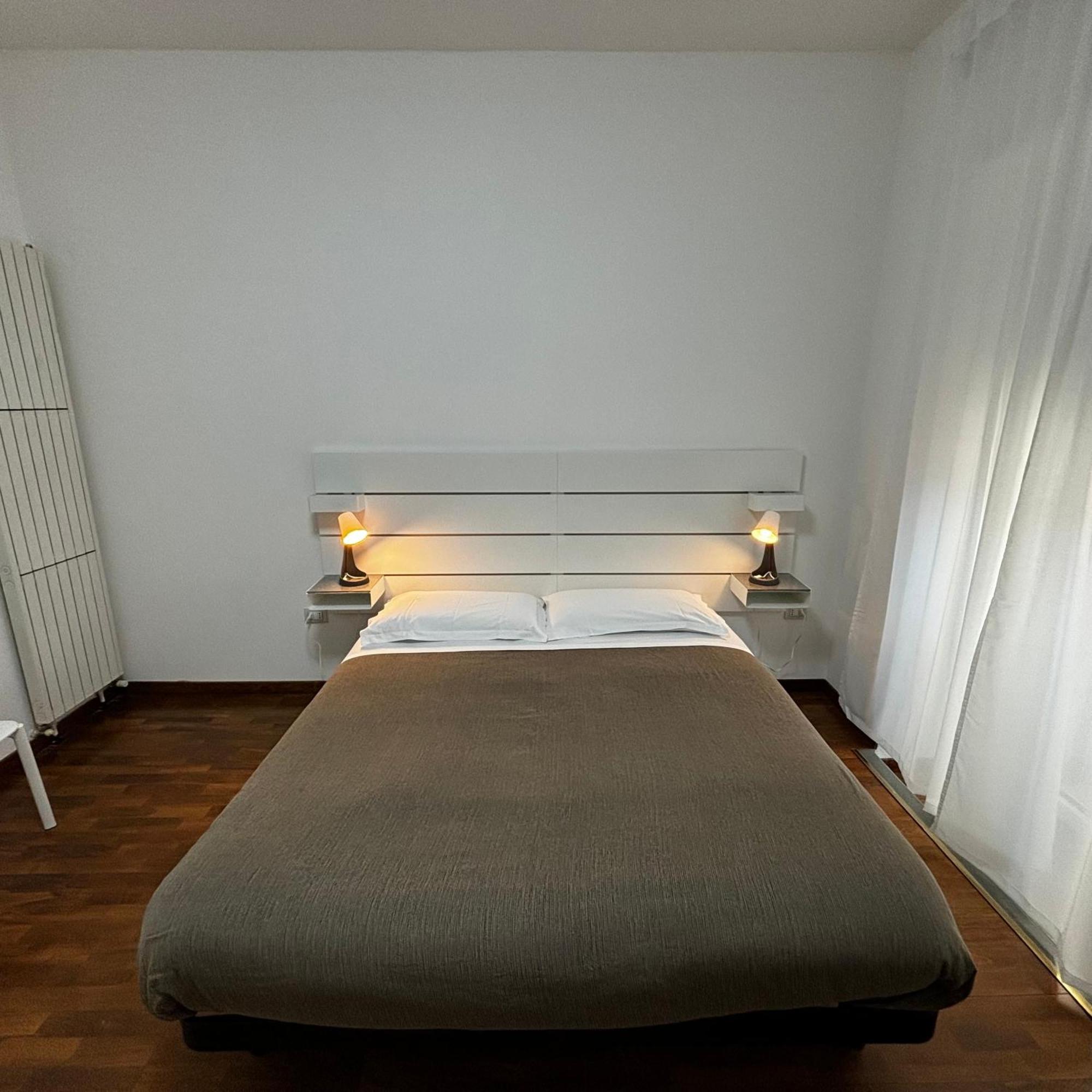 Room & Parking In Centro Citta Con Parcheggio Privato E Wifi Potenza Exterior photo