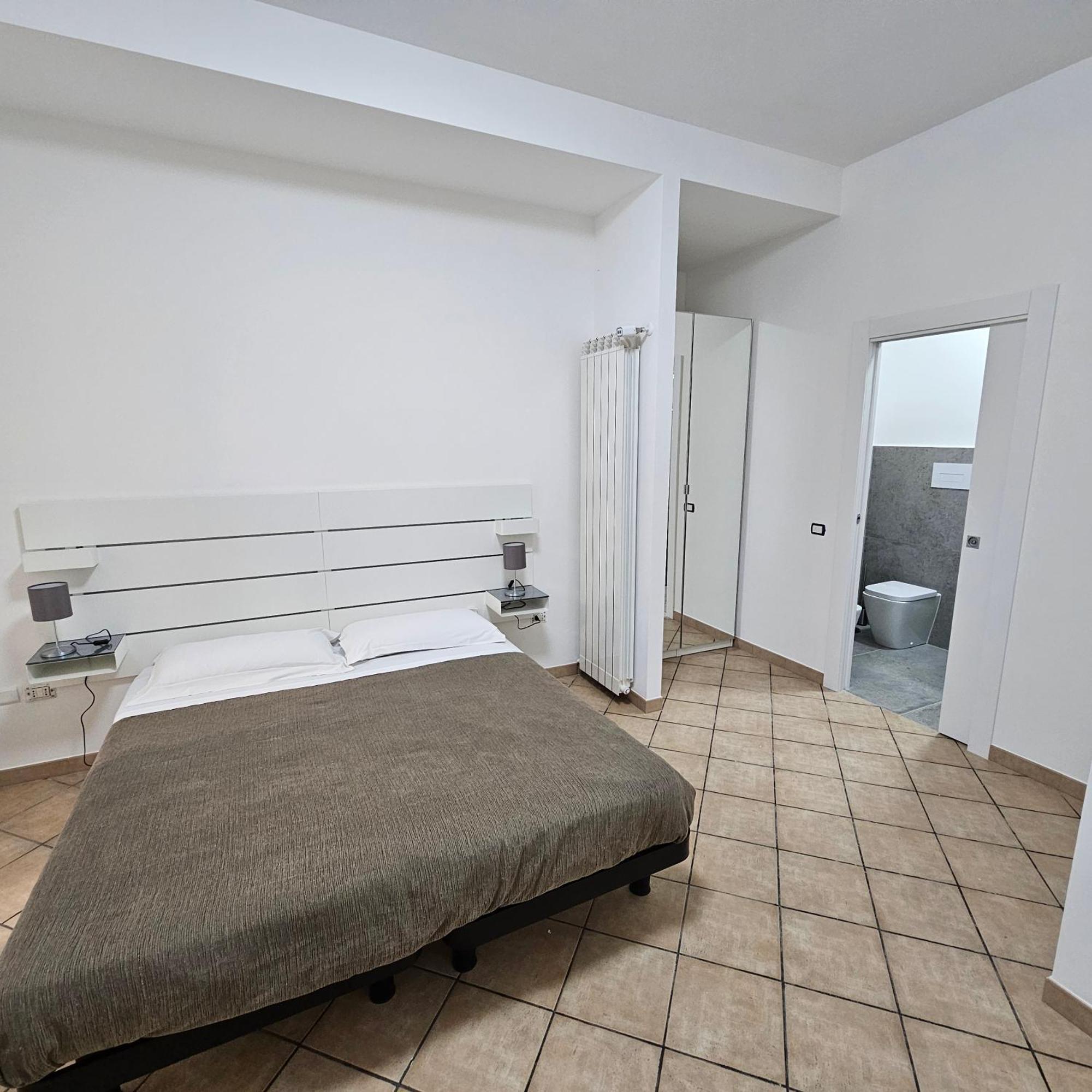 Room & Parking In Centro Citta Con Parcheggio Privato E Wifi Potenza Room photo
