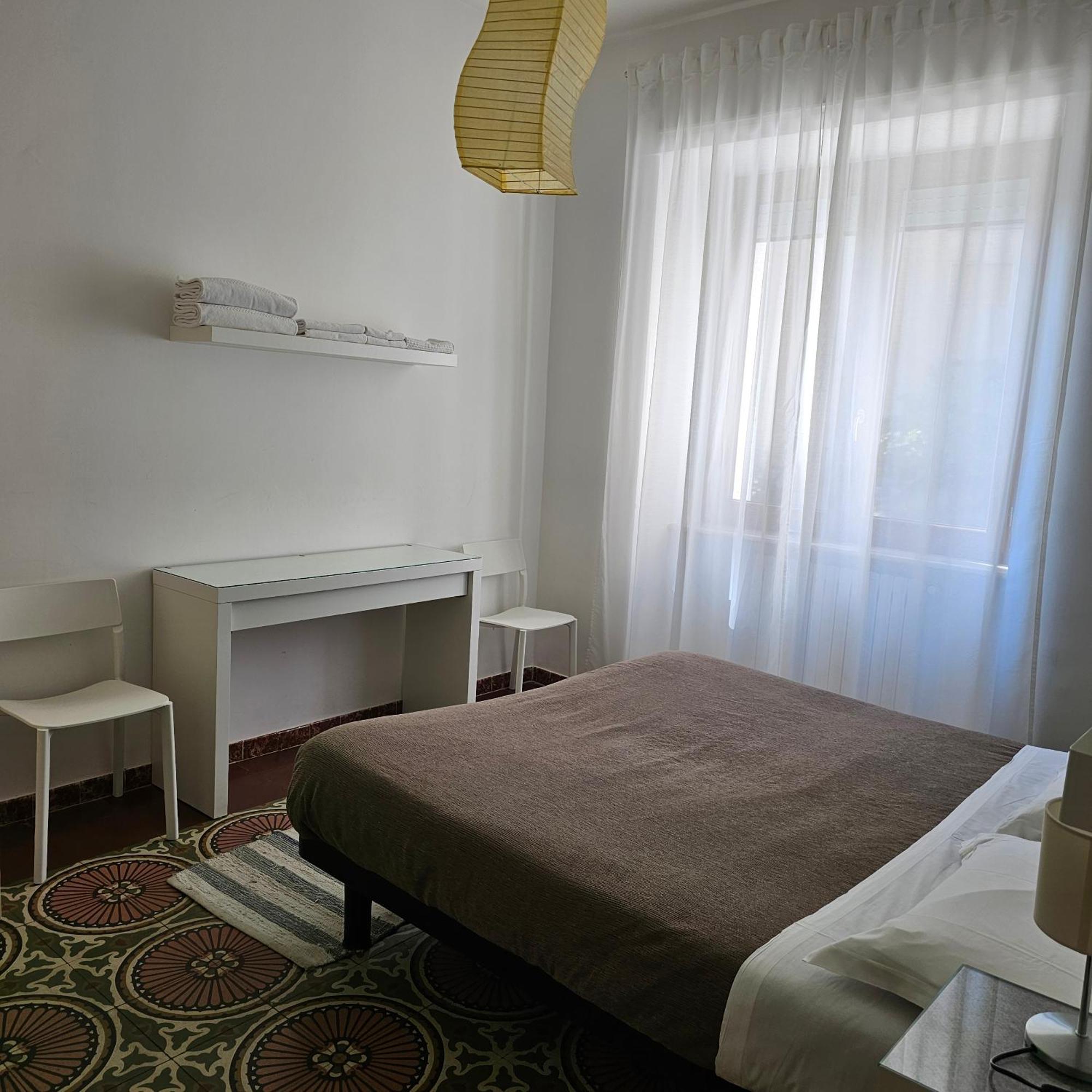 Room & Parking In Centro Citta Con Parcheggio Privato E Wifi Potenza Room photo